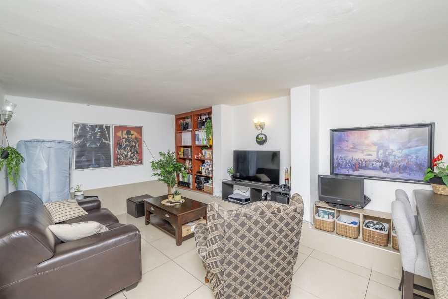 8 Bedroom Property for Sale in Brackenfell South Western Cape